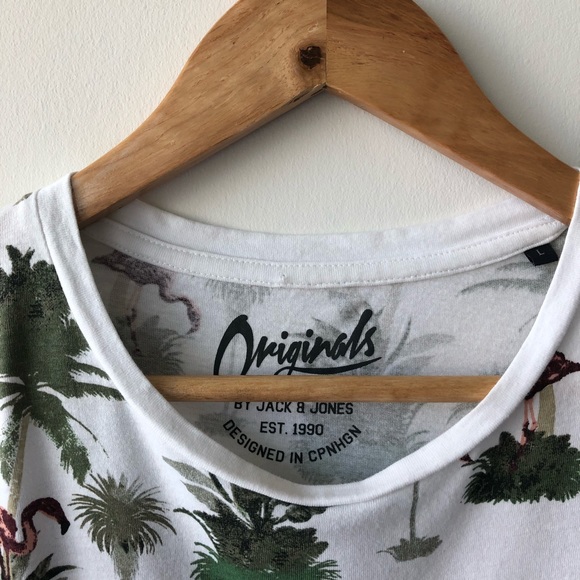 Jack & Jones flamingo/palm tree Crew Neck T shirt - Picture 4 of 4